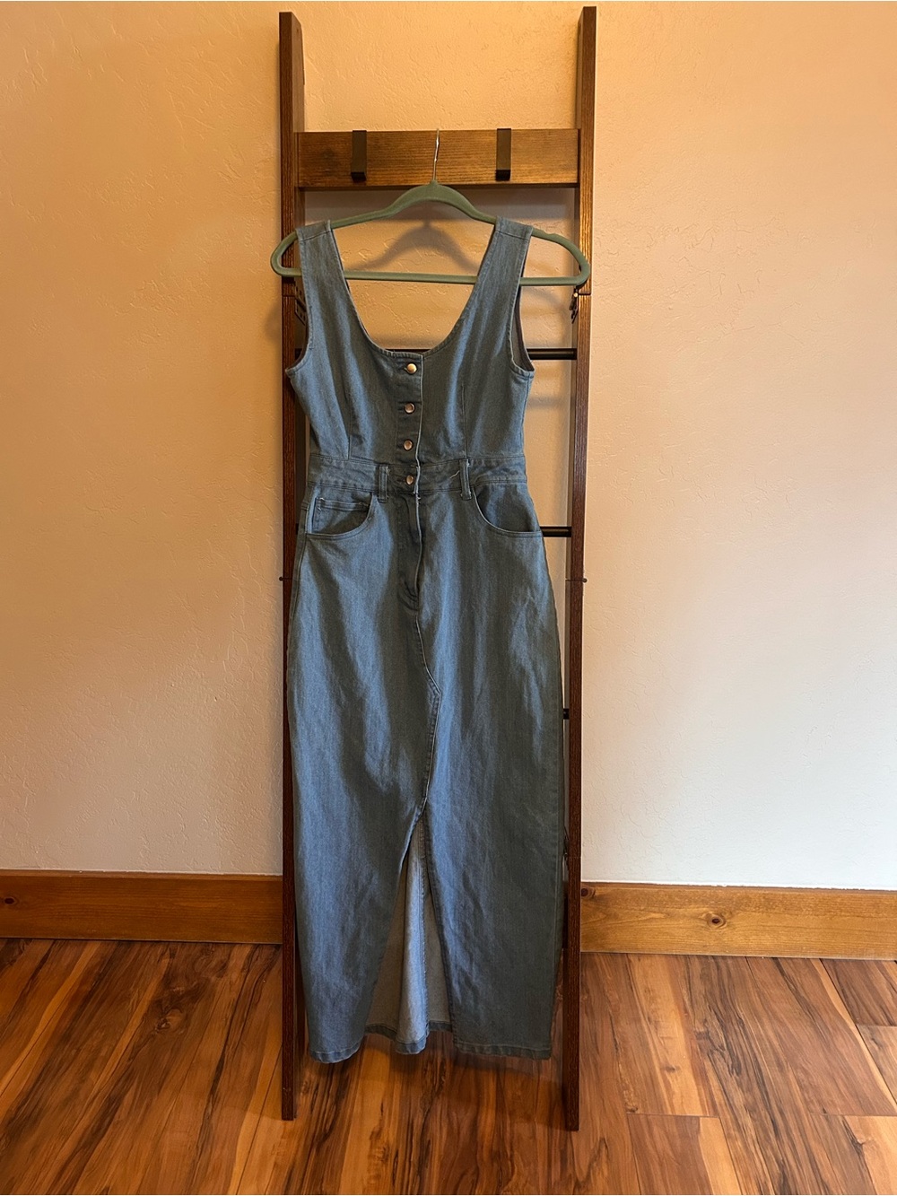 Sleeveless Denim Button-Front Midi Dress in Light Blue